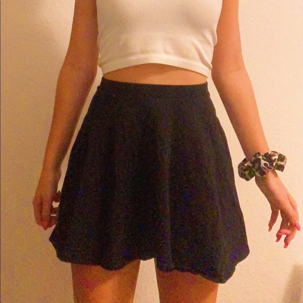 black skater skirt